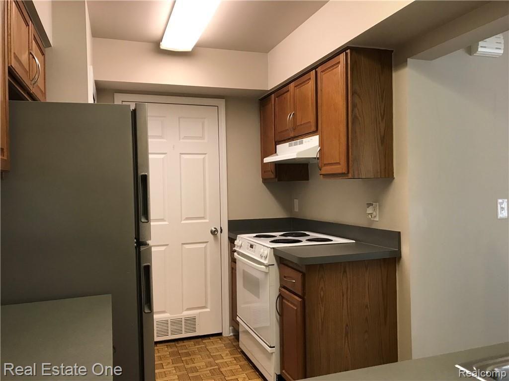 1558 Meadowside Drive, Unit 191 Rochester Hills, MI 48307 - Photo 10 of 19