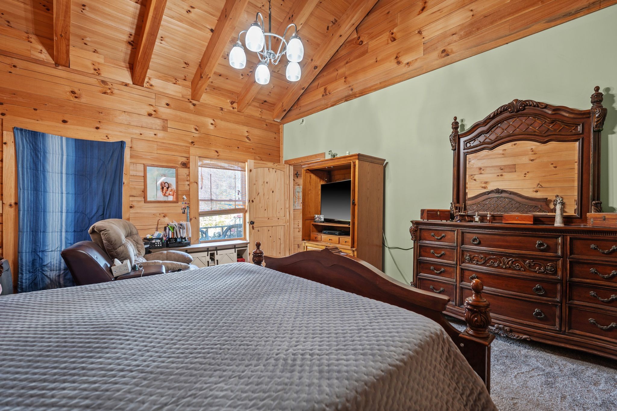 302 Faith Way Waynesboro, TN 38485 - Photo 23 of 99 a bedroom with a bed and a dresser