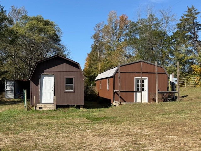 302 Faith Way Waynesboro, TN 38485 - Photo 98 of 99 a view of a house with a yard