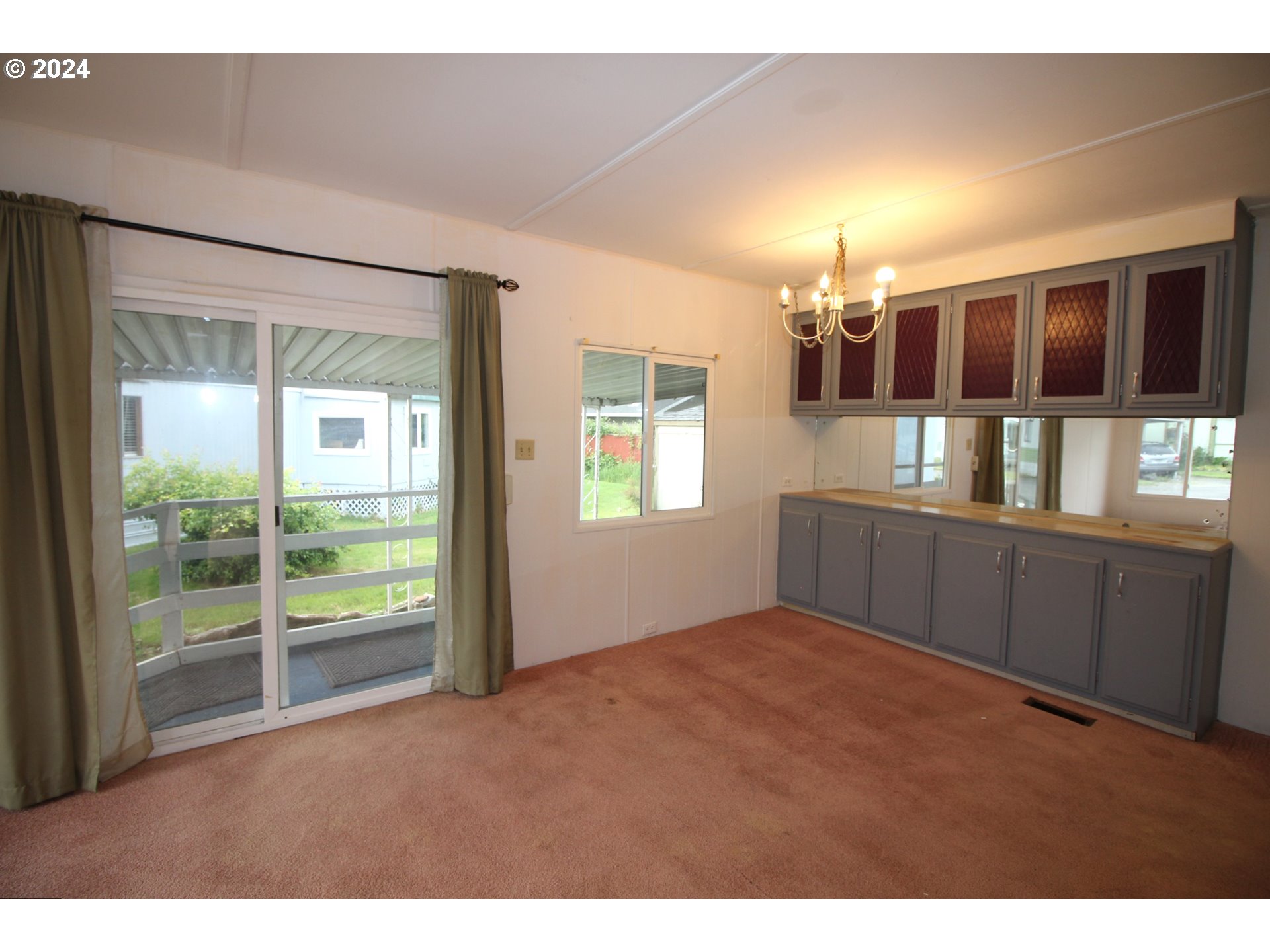 1413 Hawthorne Avenue, Unit 4 Reedsport, OR 97467 - Photo 3 of 12 Gallery Image 3