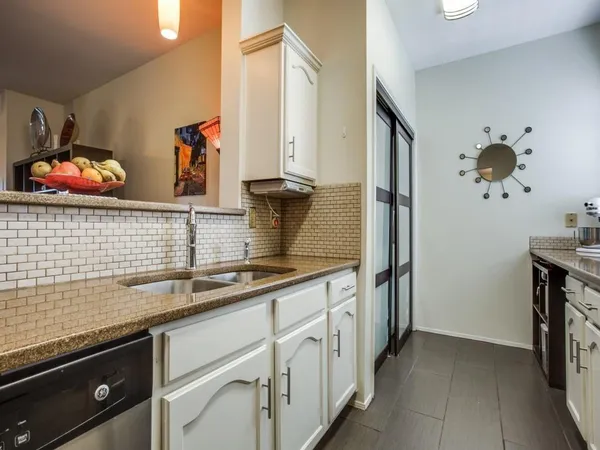 $2,200 | 2524 Preston Road, Unit 404, Plano, TX 75093