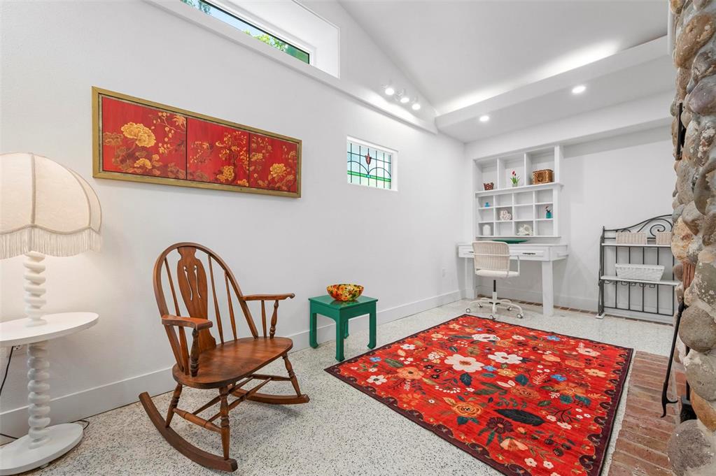 528 45th Street Sarasota, FL 34234 - Photo 16 of 45 a room with furniture and a rug