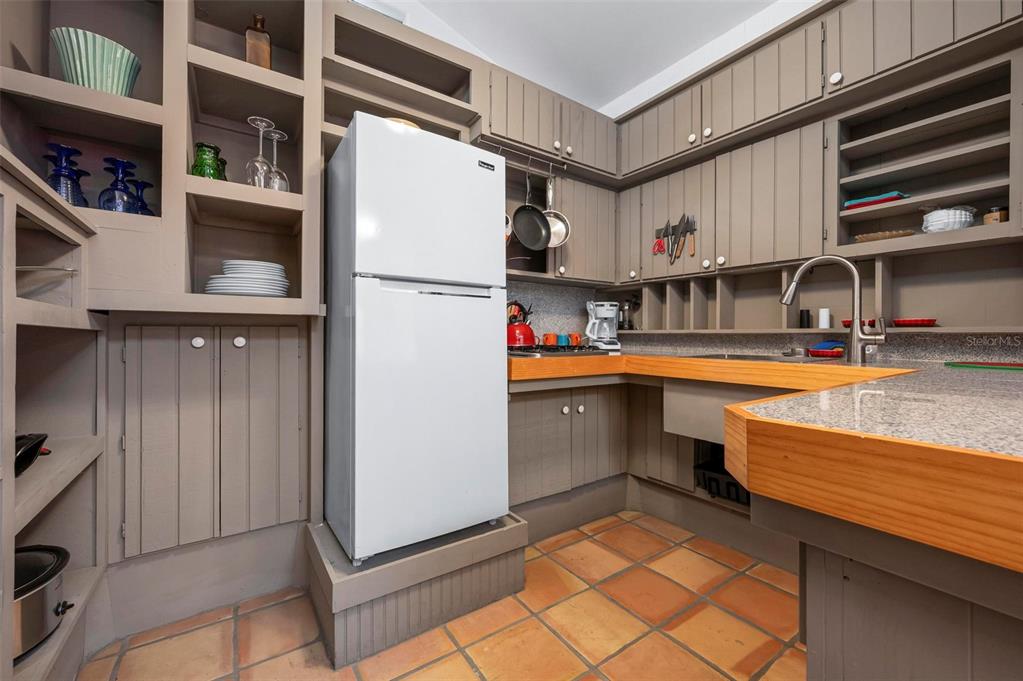 528 45th Street Sarasota, FL 34234 - Photo 33 of 45