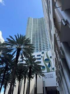 185 Southwest 7th Street, Unit 3009 Miami, FL 33130 - Photo 1 of 19