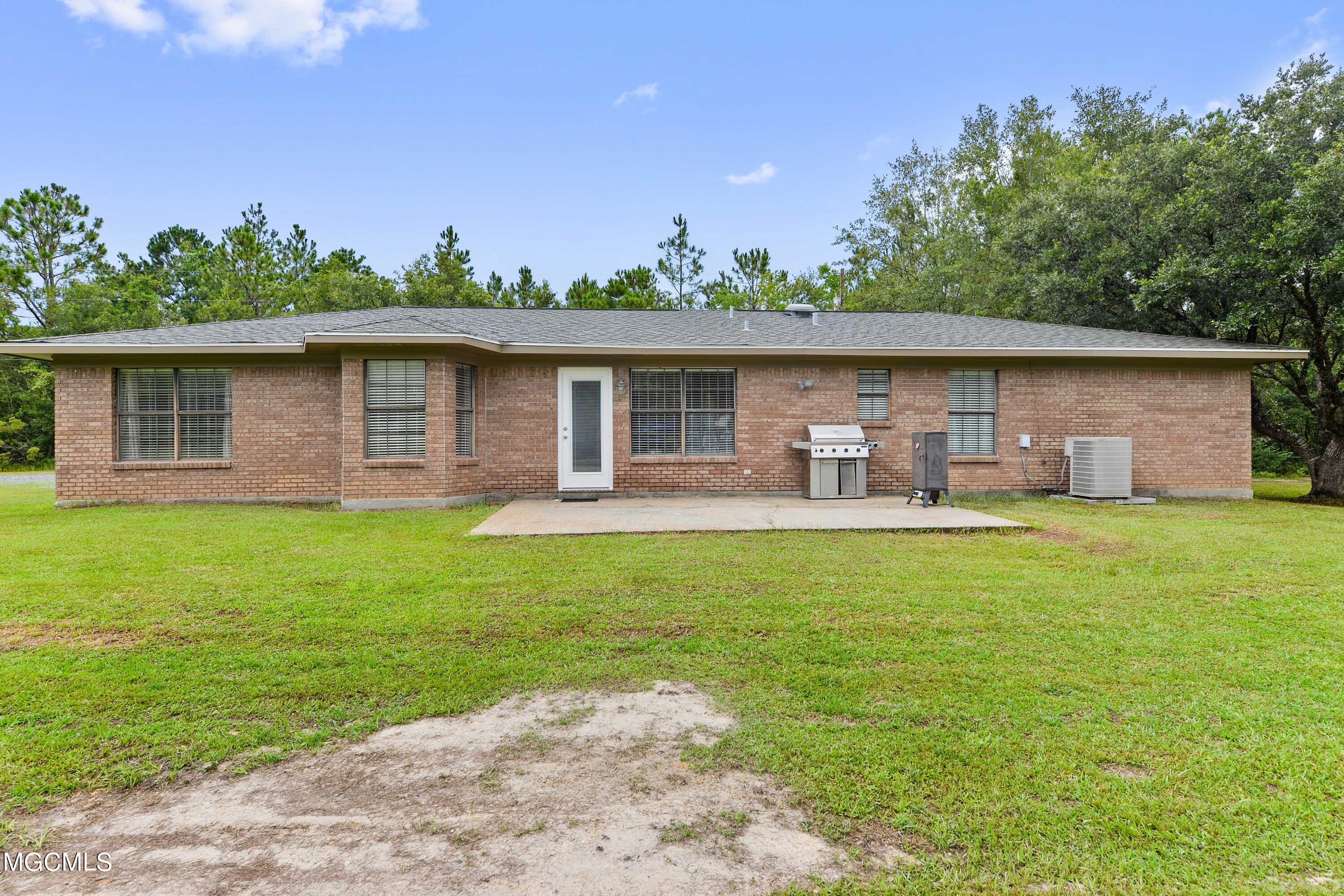 12092 Oaklawn Road Biloxi, MS 39532 - Photo 20 of 20 019