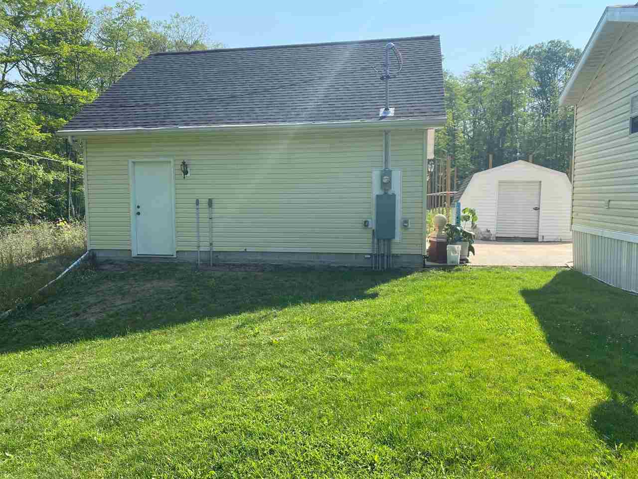 4841 Forest Road Harrison, MI 48625 - Photo 16 of 54