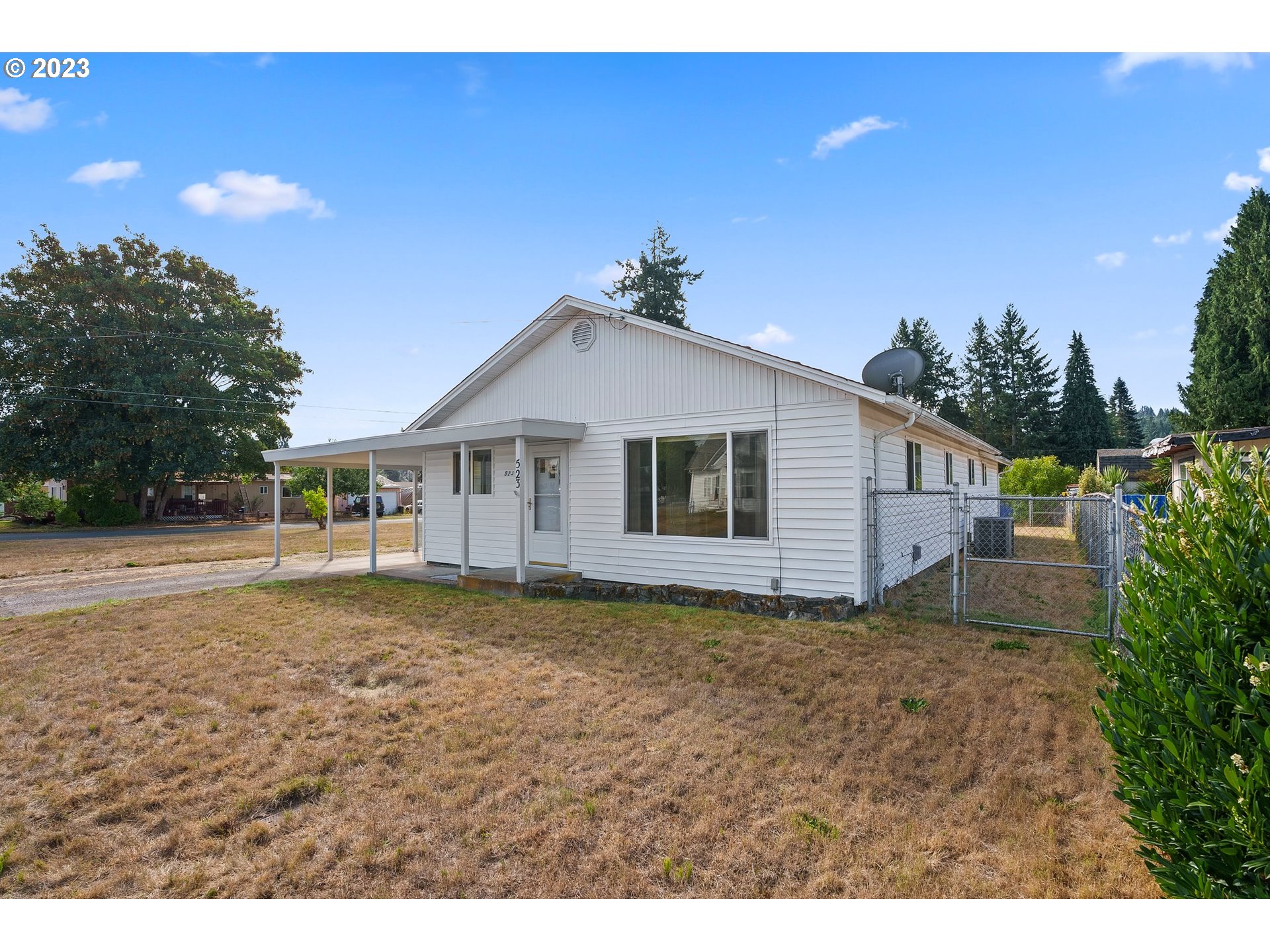 523 Warren Street Southwest Castle Rock, WA 98611 - Photo 2 of 44