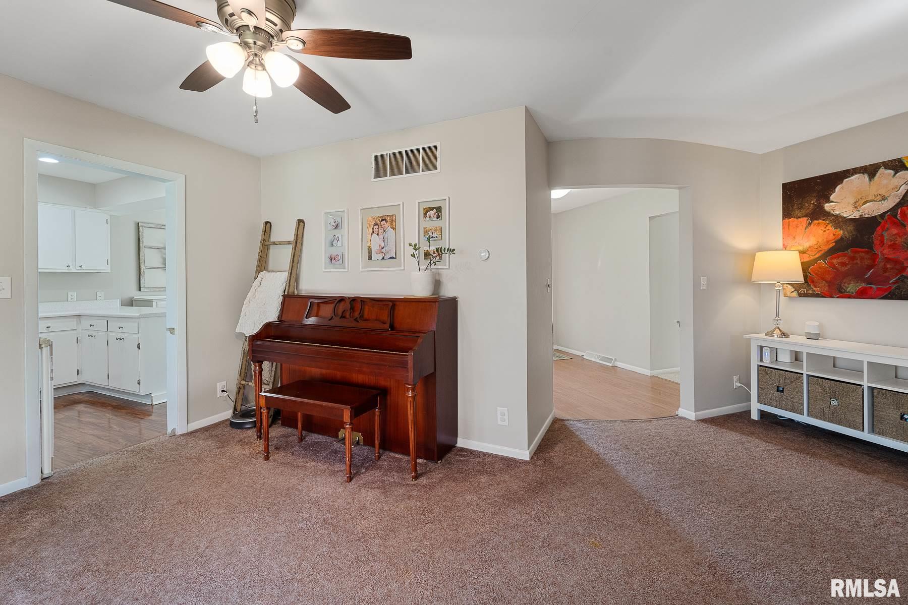 12 Greencastle Circle Springfield, IL 62712 - Photo 16 of 38 Gallery Image 16