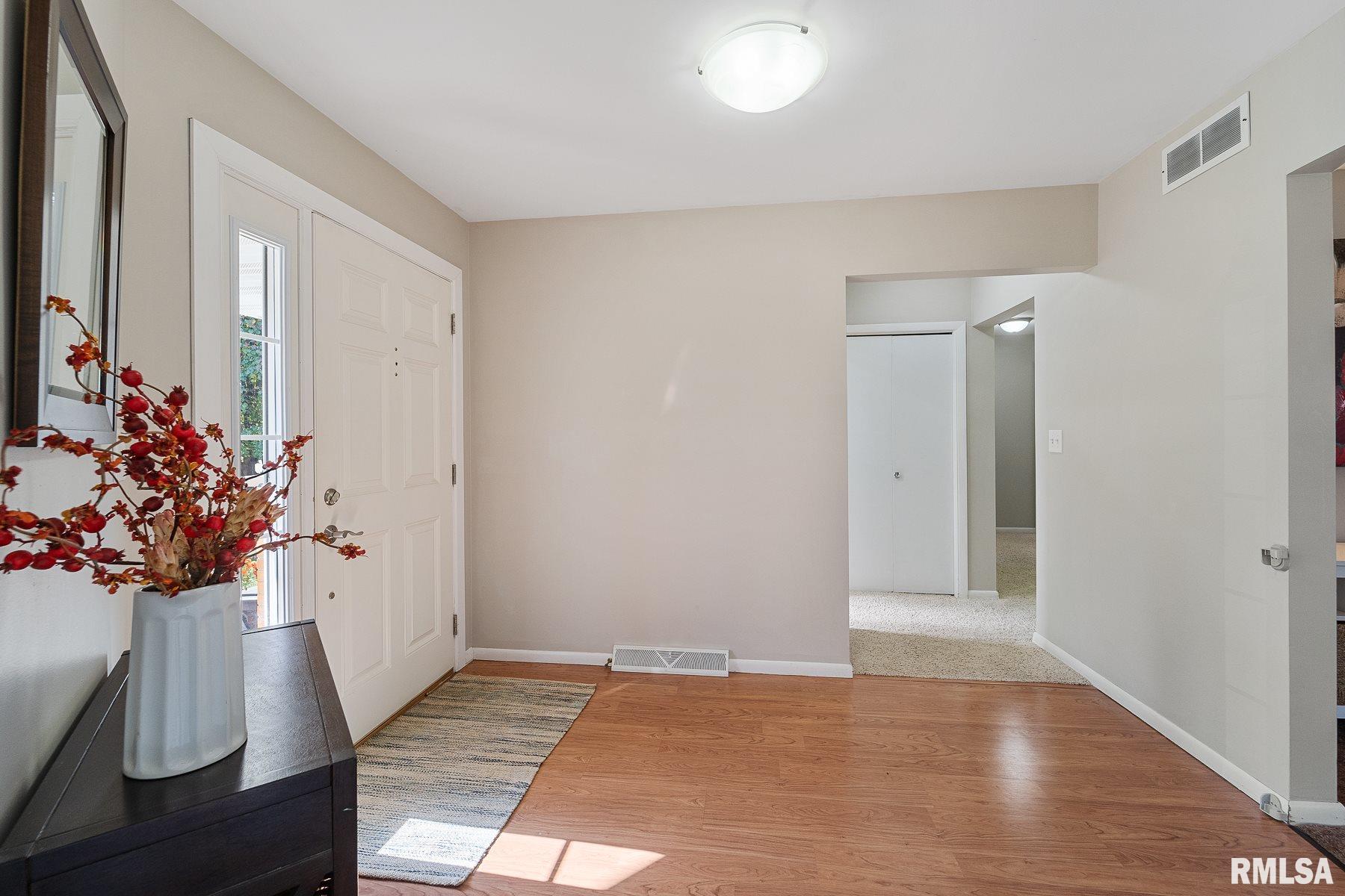 12 Greencastle Circle Springfield, IL 62712 - Photo 9 of 38 Gallery Image 9