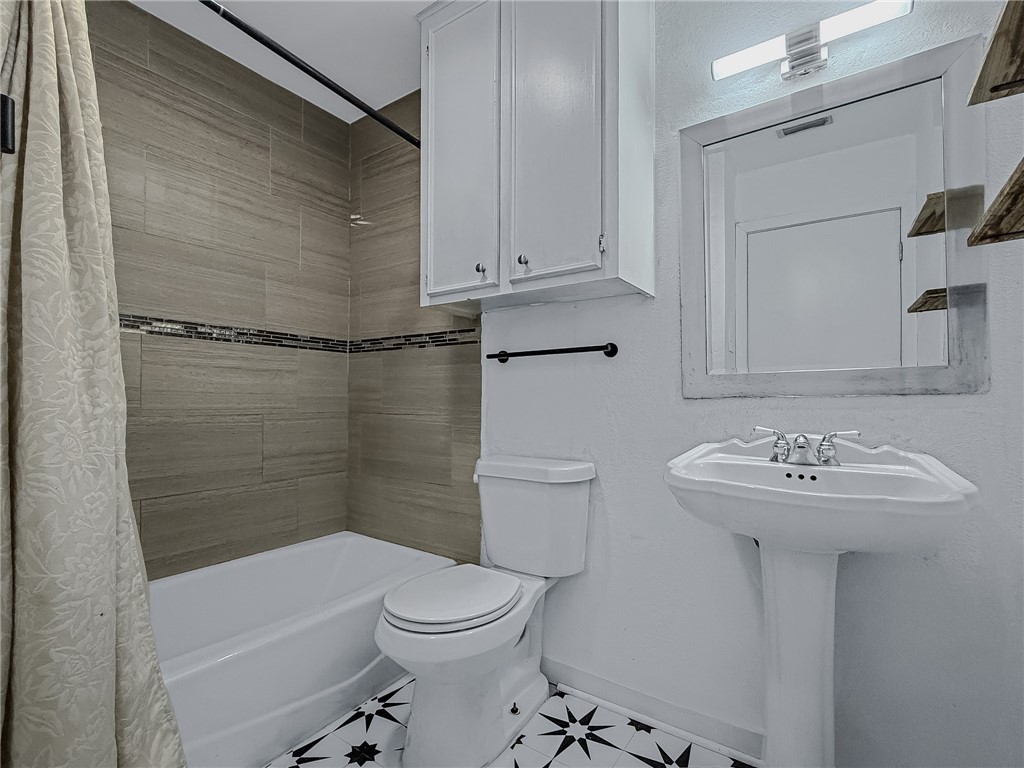 4916 Delwood Street, Unit D Corpus Christi, TX 78413 - Photo 15 of 16