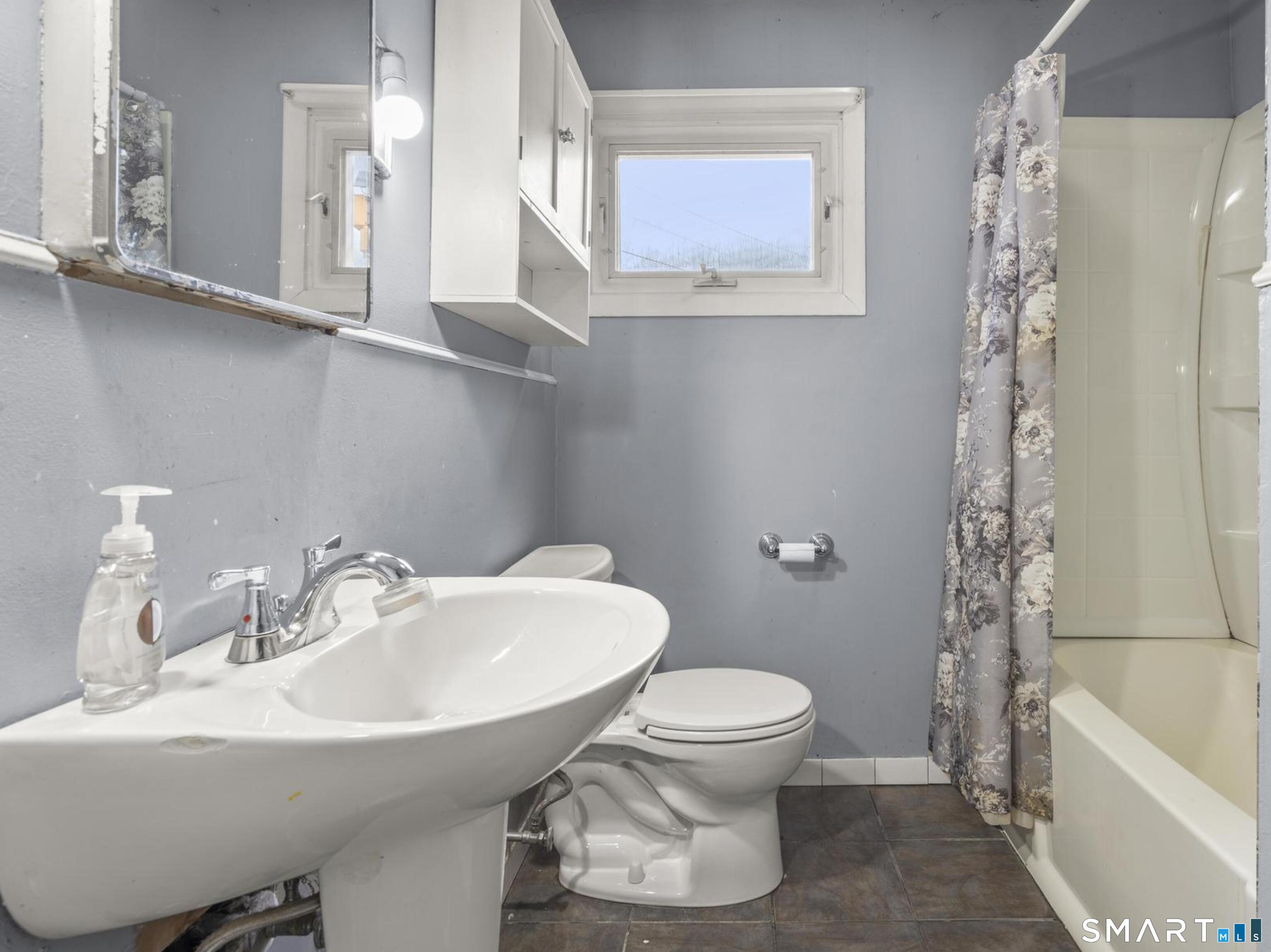 322 Pearl Lake Road Waterbury, CT 06706 - Photo 12 of 24
