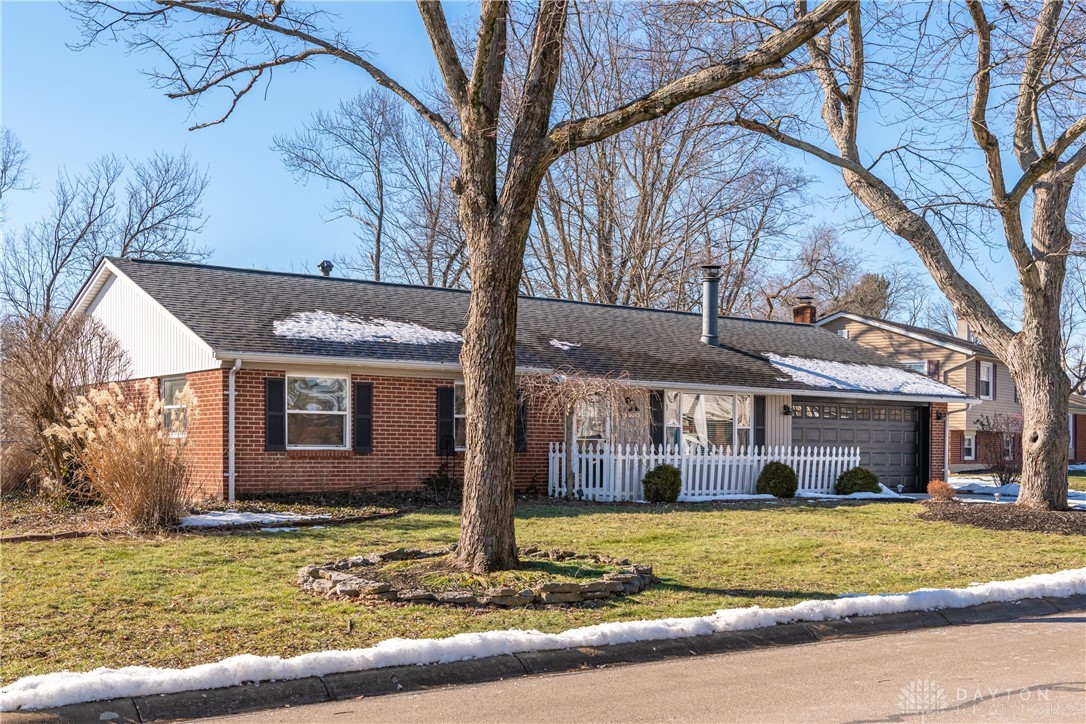 305 Tuxworth Road Centerville, OH 45458 - Photo 2 of 40