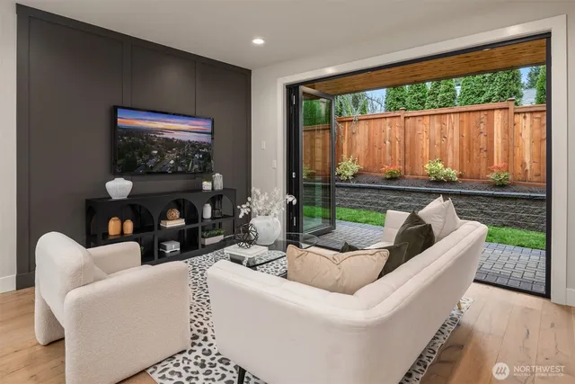 $1,399,950 | 10809 Northeast 60th Street, Kirkland, WA 98033