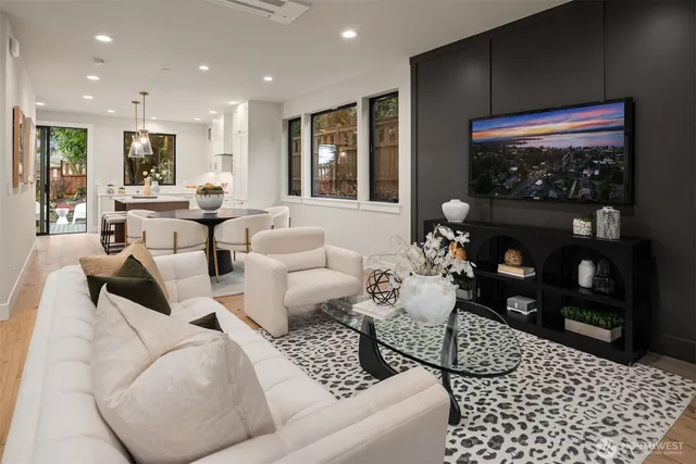 $1,399,950 | 10809 Northeast 60th Street, Kirkland, WA 98033