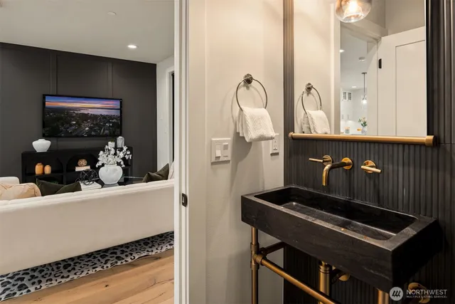 $1,399,950 | 10809 Northeast 60th Street, Kirkland, WA 98033