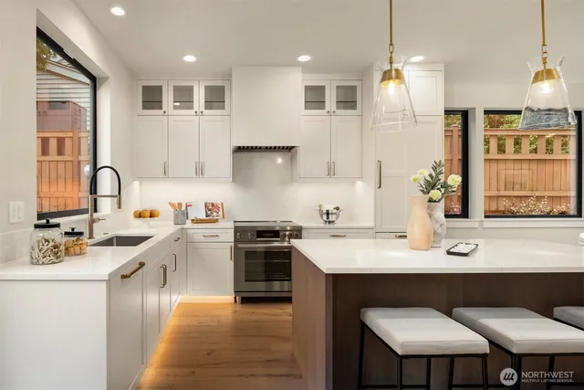 $1,399,950 | 10809 Northeast 60th Street, Kirkland, WA 98033