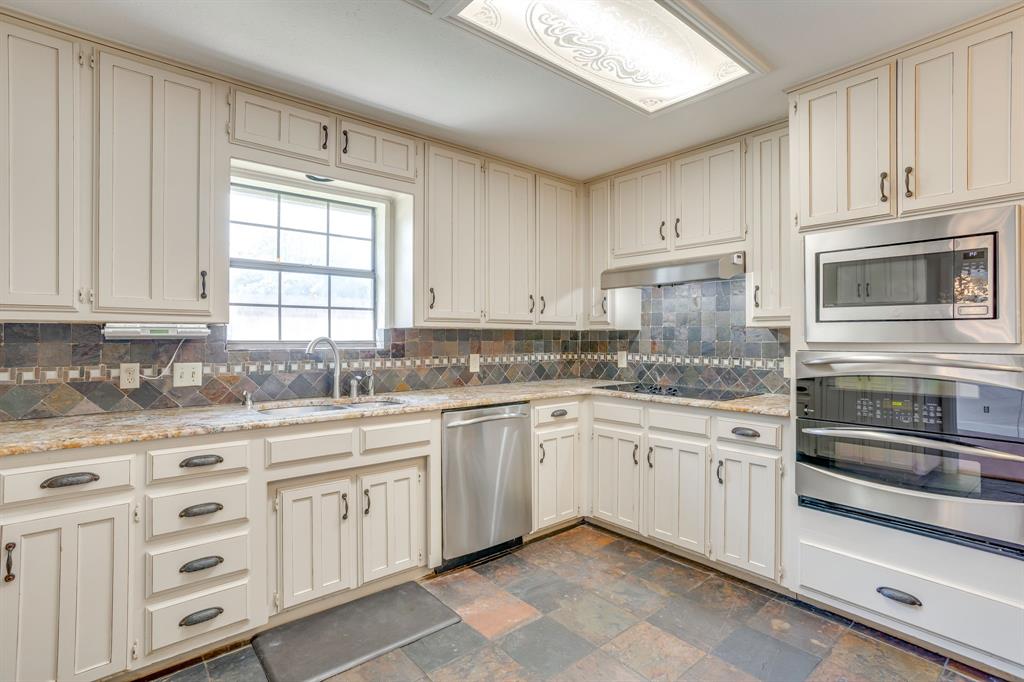 990 Oak Ridge Road Keller, TX 76248 - Photo 2 of 20 Gallery Image 2