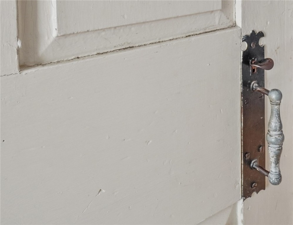 1382 Hope Street Bristol, RI 02809 - Photo 15 of 23