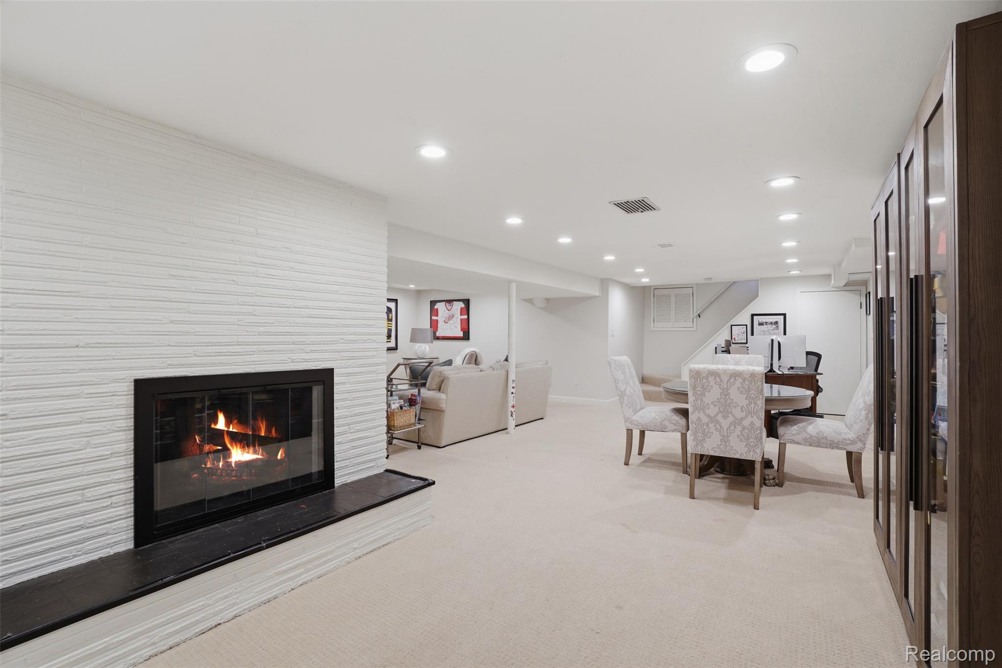 6998 Meadowlake Road Bloomfield Hills, MI 48301 - Photo 31 of 49 30_6998 meadowlake rd-30.jpg