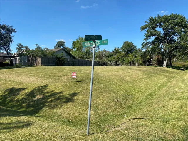 a house view with a outdoor space