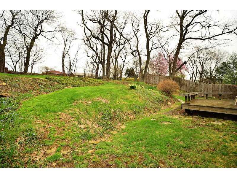 6635 Landview Road Pittsburgh, PA 15217 - Photo 16 of 17 Yard/Garden.