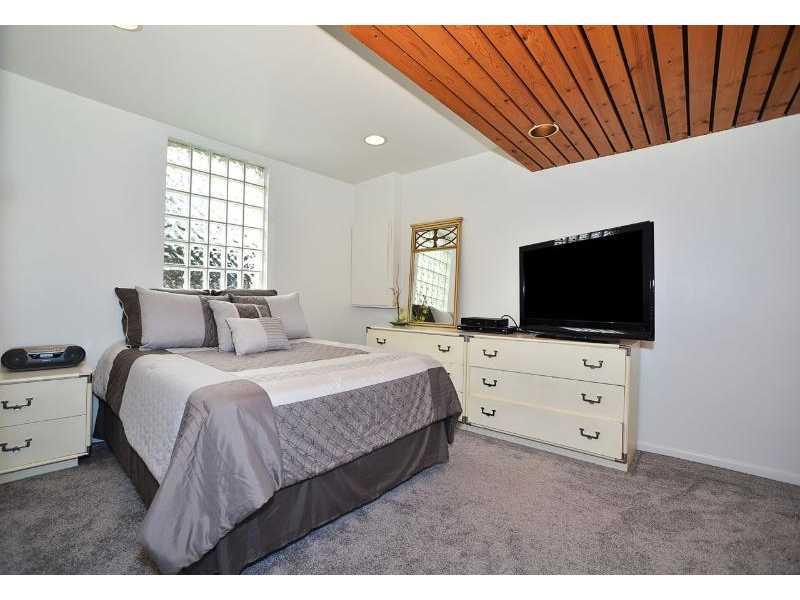 6635 Landview Road Pittsburgh, PA 15217 - Photo 8 of 17 Master Bedroom. This master is separate from the other bedrooms with a dressing area that features a soaking tub.