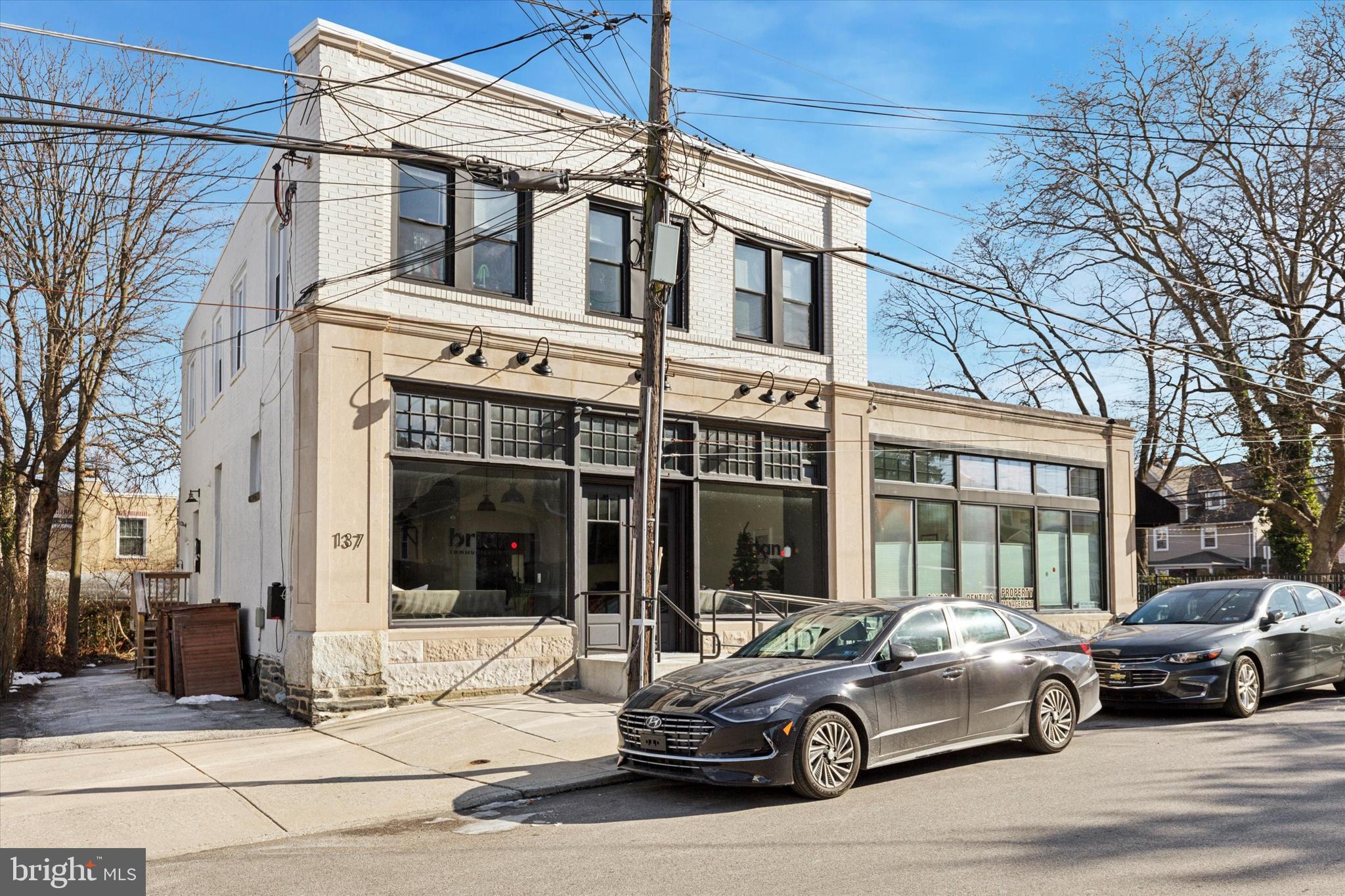 137 East Spring Avenue, Unit 2R Ardmore, PA 19003 - Photo 2 of 17 Located on the left side of the 2nd floor.