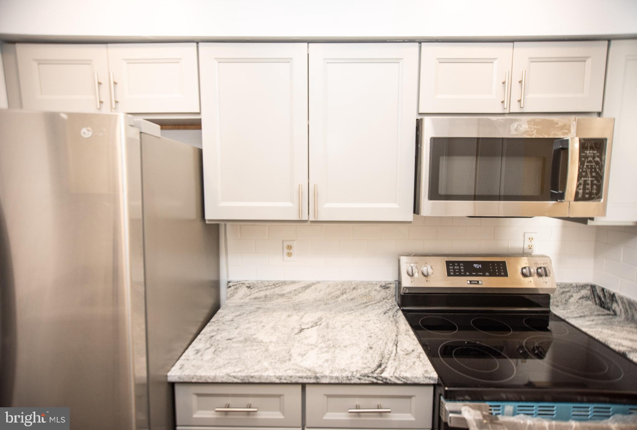 13408 Shady Knoll Drive, Unit 308 Silver Spring, MD 20904 - Photo 6 of 21 Modern kitchen