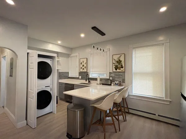 $4,200 | 137 Centre Street, Unit 1, Boston, MA 02119