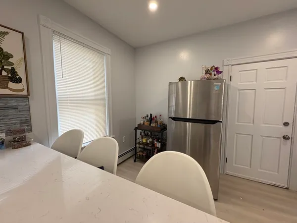 $4,200 | 137 Centre Street, Unit 1, Boston, MA 02119