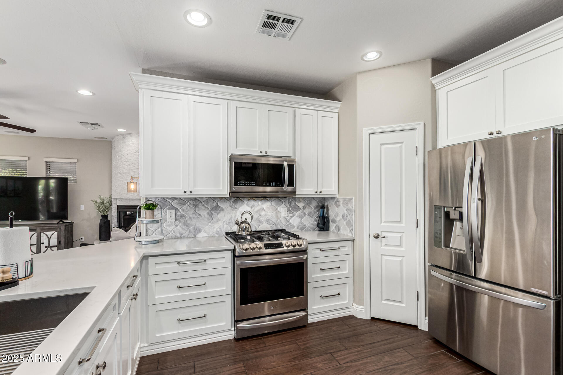 11411 East Sebring Circle Mesa, AZ 85212 - Photo 15 of 87 15 - Sebring