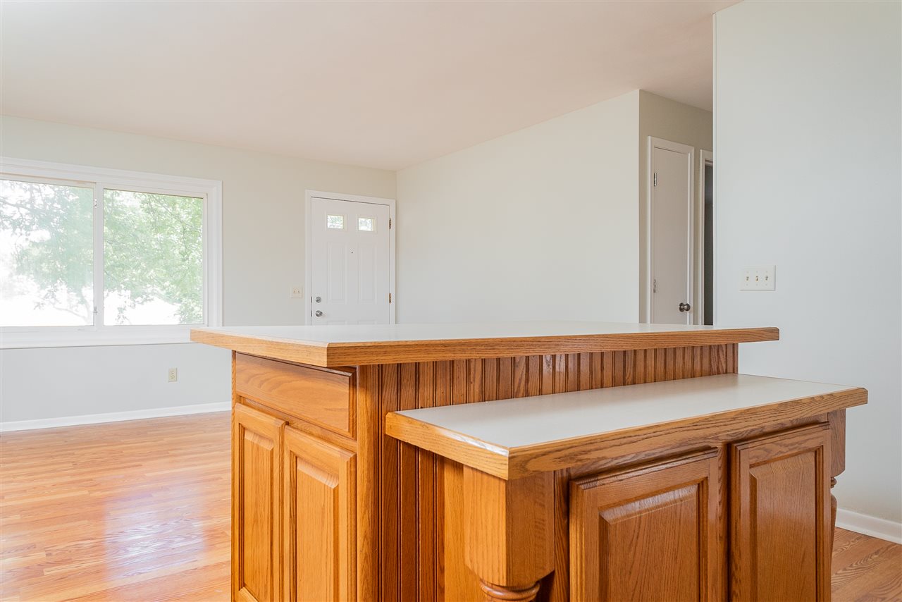 2433 Pollard Road Lansing, MI 48911 - Photo 6 of 18 50017478-5.JPG