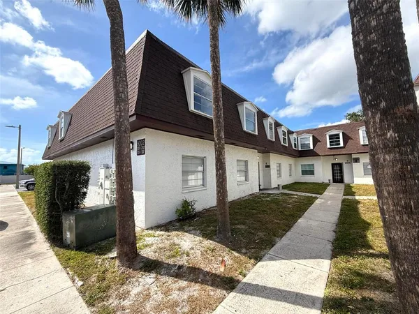 $155,000 | 9002 Tudor Drive, Unit K201, Tampa, FL 33615