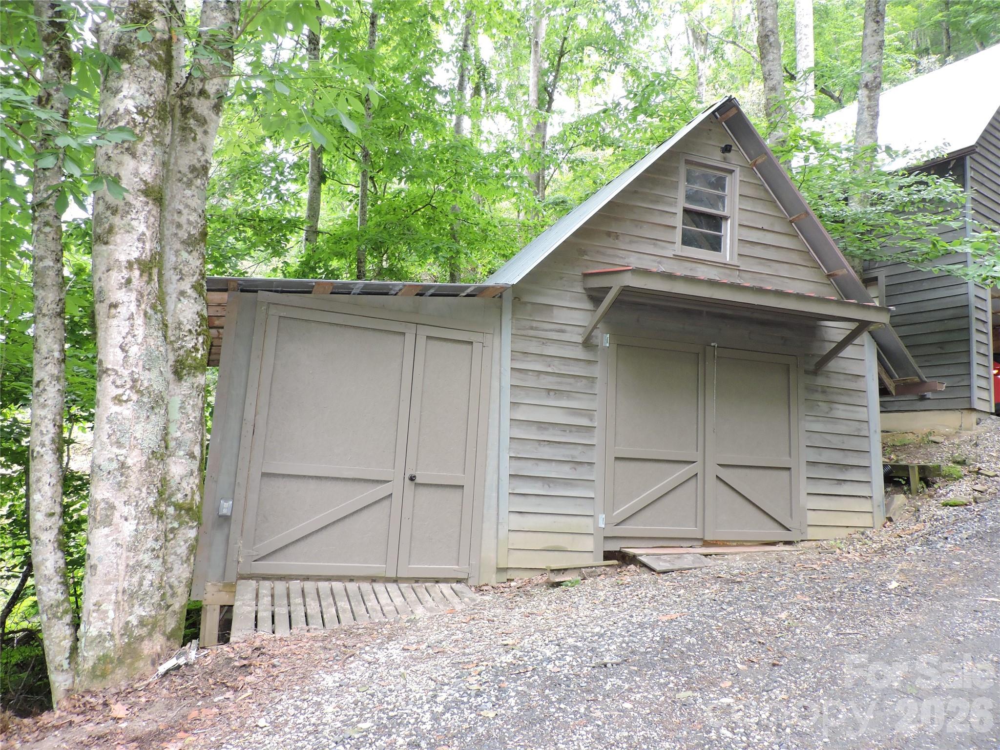 963 Melton Branch Road Bakersville, NC 28705 - Photo 4 of 48