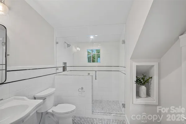 $2,250,000 | 709 North Main Street, Davidson, NC 28036