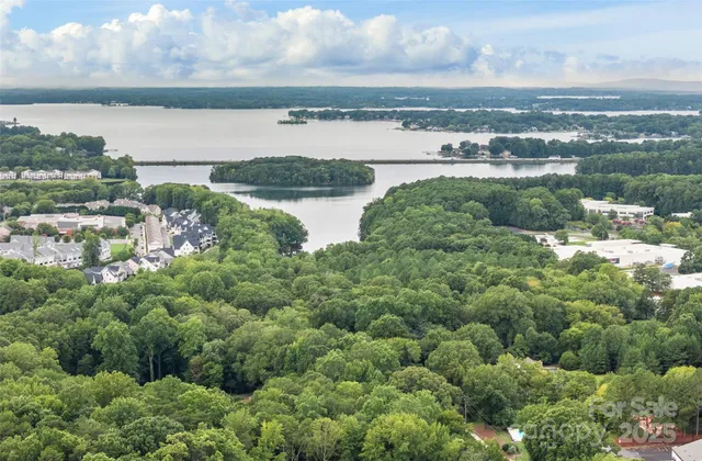 $2,690,000 | 709 North Main Street, Davidson, NC 28036