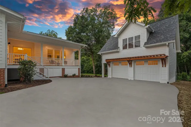 $2,690,000 | 709 North Main Street, Davidson, NC 28036