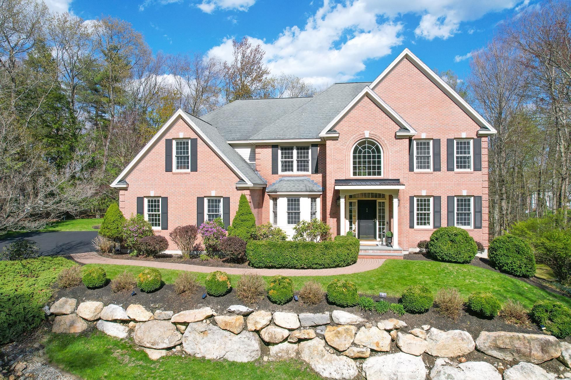 50 Newfane Road Bedford, NH 03110 - Photo 1 of 60