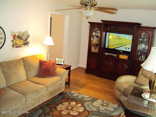9115 Blowing Tree Road Louisville, KY 40220 - Photo 33 of 81 DSC03981