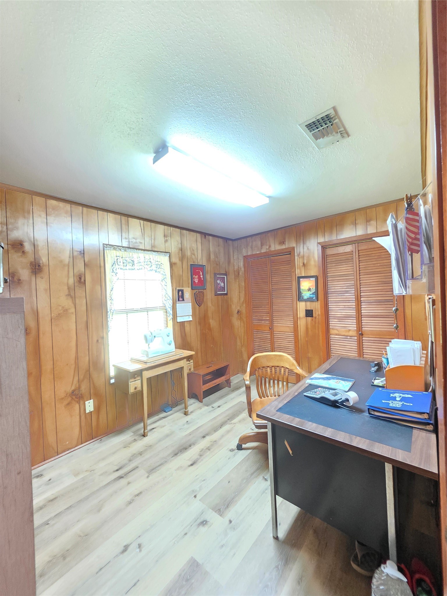 406 Wilson Creek Road Palacios, TX 77465 - Photo 41 of 49 a workspace with furniture and window