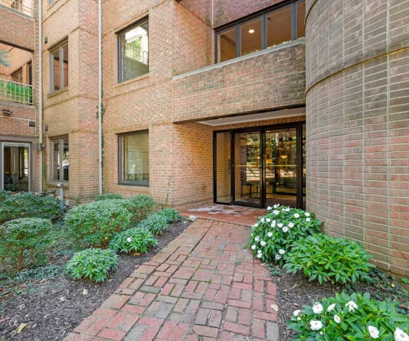 $625,000 | 3000 Glazier Way, Unit 210, Ann Arbor, MI 48105