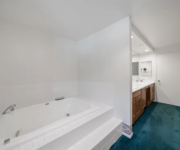 $625,000 | 3000 Glazier Way, Unit 210, Ann Arbor, MI 48105