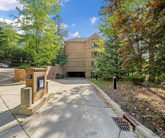 $625,000 | 3000 Glazier Way, Unit 210, Ann Arbor, MI 48105