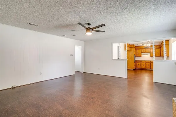 $1,950 | 232 Linda Drive, Burleson, TX 76028