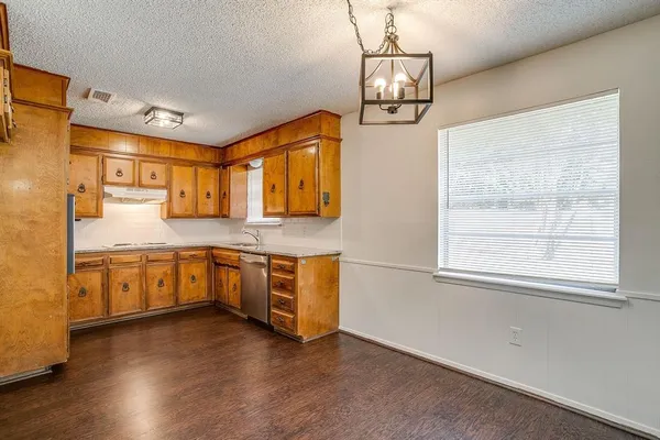 $1,950 | 232 Linda Drive, Burleson, TX 76028
