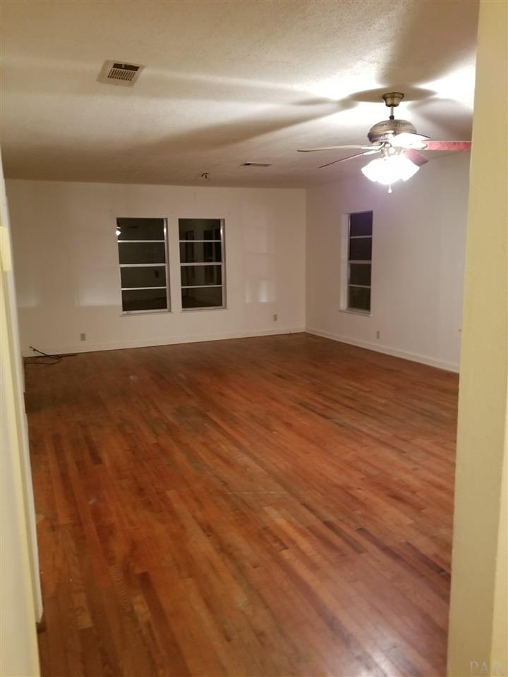 9520 North Loop Road Pensacola, FL 32507 - Photo 16 of 24 Gallery Image 16