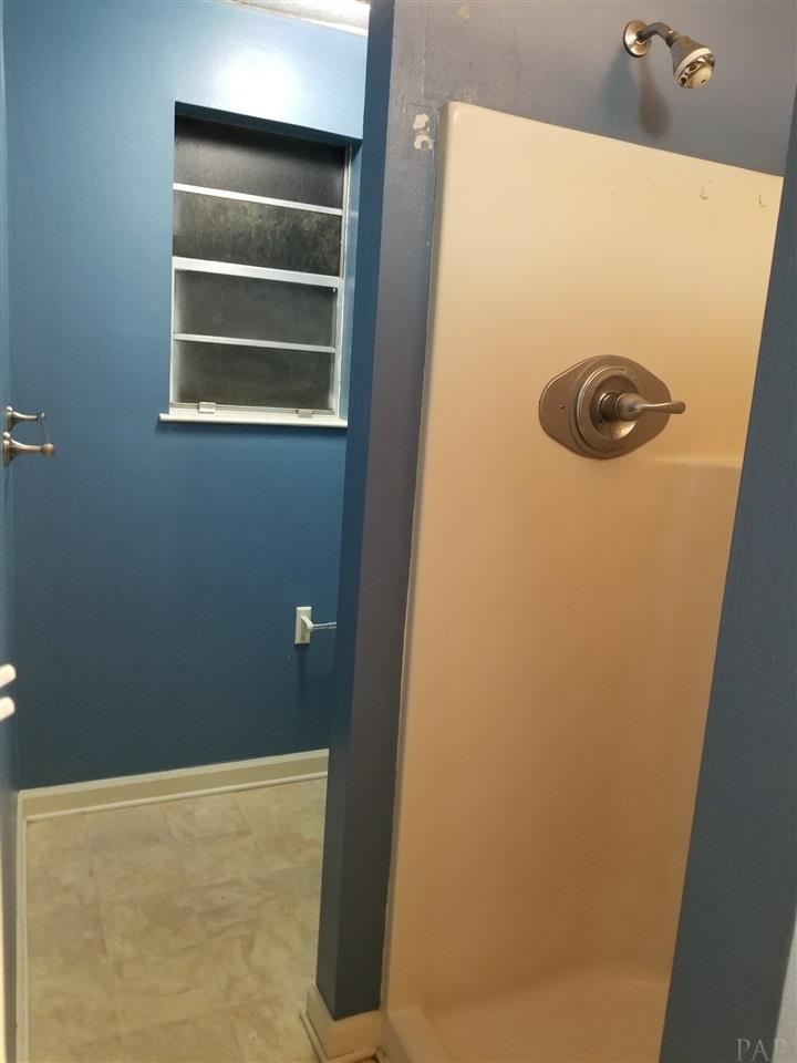 9520 North Loop Road Pensacola, FL 32507 - Photo 18 of 24 Gallery Image 18