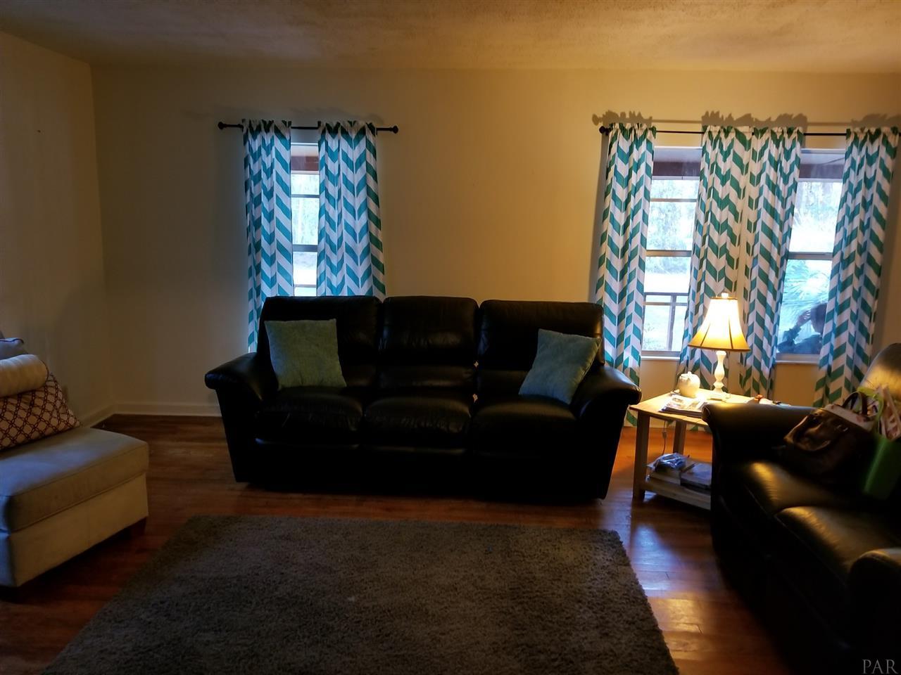9520 North Loop Road Pensacola, FL 32507 - Photo 2 of 24 Gallery Image 2