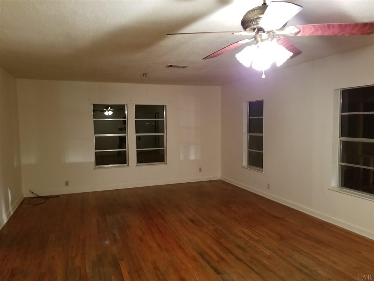 9520 North Loop Road Pensacola, FL 32507 - Photo 6 of 24 Gallery Image 6