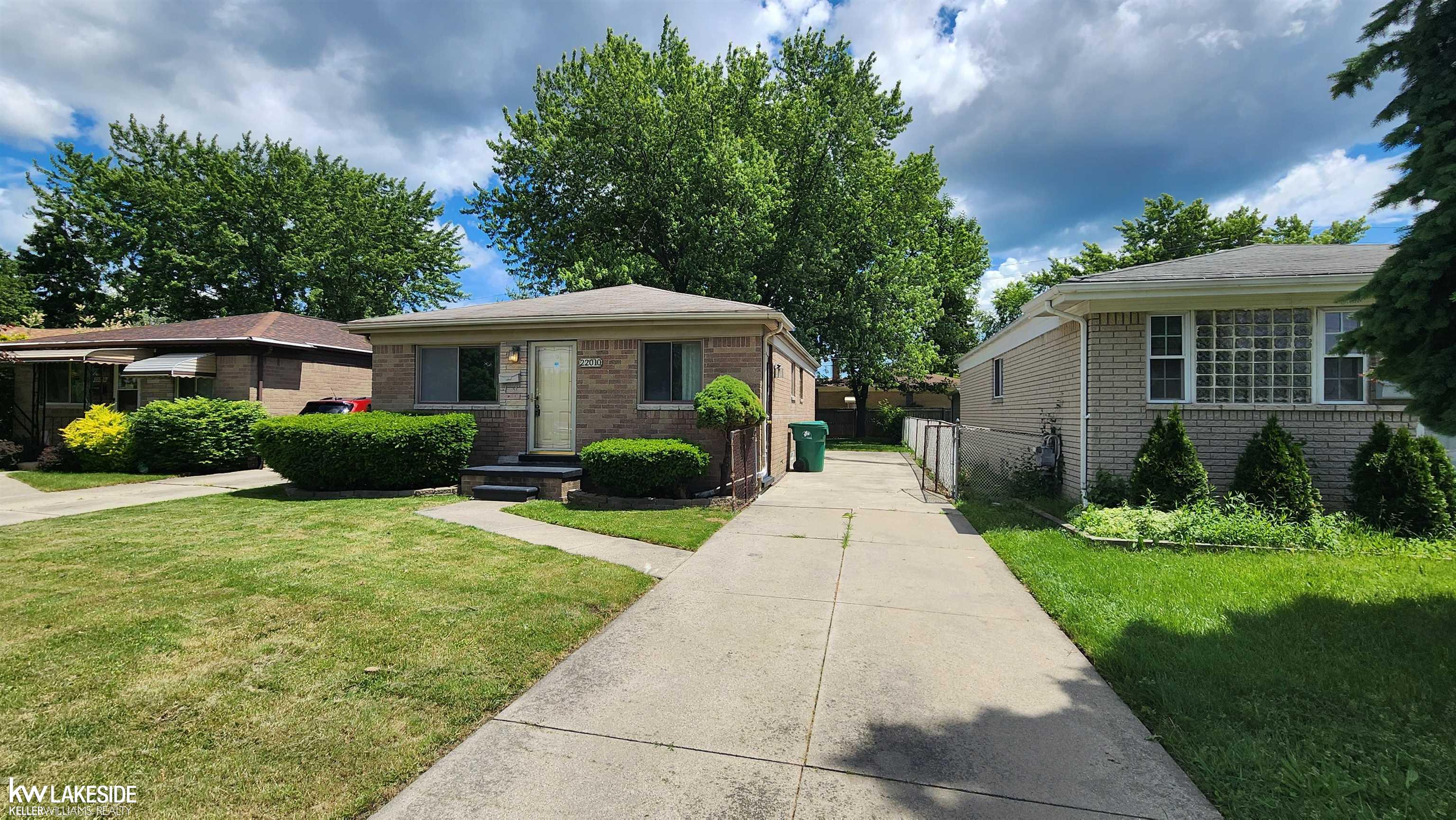 22010 Kelly Road Eastpointe, MI 48021 - Photo 3 of 35